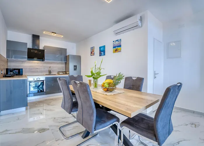 Lägenhet Emily By Interhome Opatija